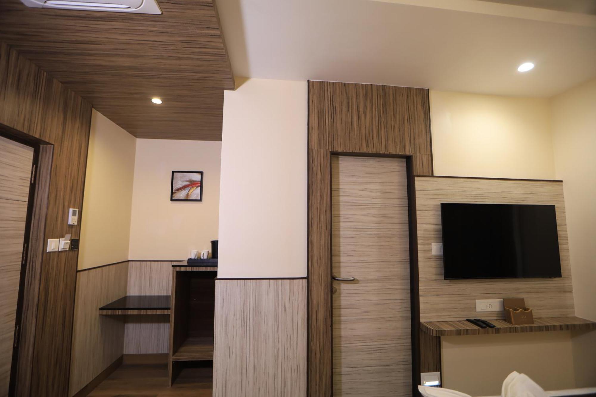 Kings Bury Inn กุมพาโกนัม ภายนอก รูปภาพ