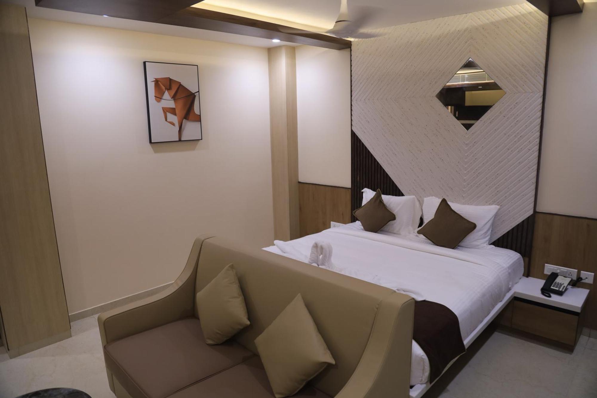 Kings Bury Inn กุมพาโกนัม ภายนอก รูปภาพ